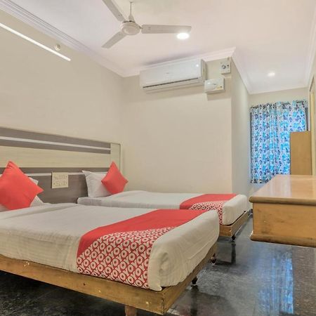 Oyo 11428 Hotel Krishna'S Residency Haidarábád Kültér fotó